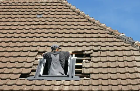 Pose de velux - L'Hospitalet-du-Larzac